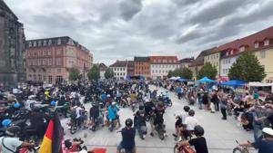 AfD und Mütter, Eltern und Kinder aus dem linken Spektrum finden Gemeinsamkeiten in Weißenfels vor der Simson-Ausfahrt am 26.07.2026?